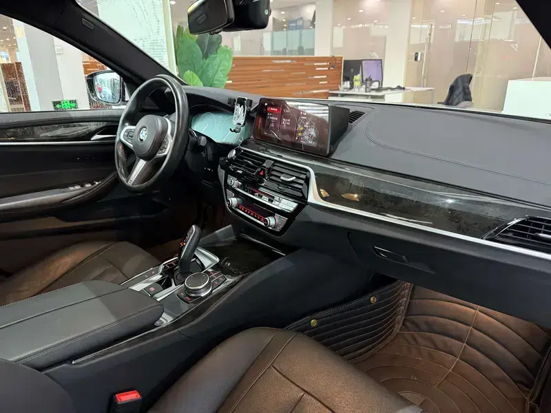 2019 BMW 5 серии с пробегом 78 000 км