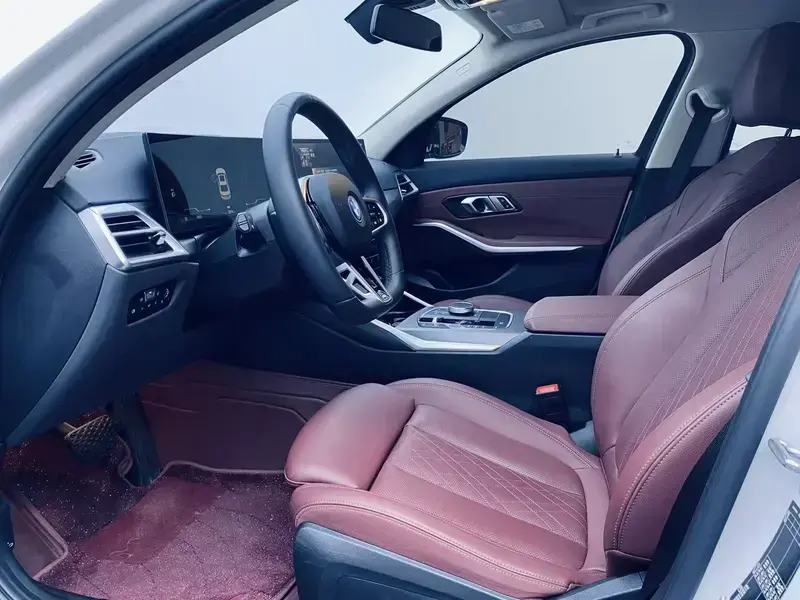 2025 BMW i3 с пробегом 20 000 км