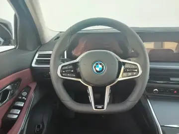 2026 BMW i3 с пробегом 100 км