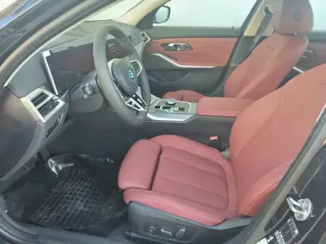 2026 BMW i3 с пробегом 100 км