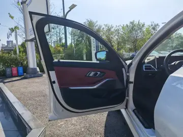 2026 BMW i3 с пробегом 12 000 км