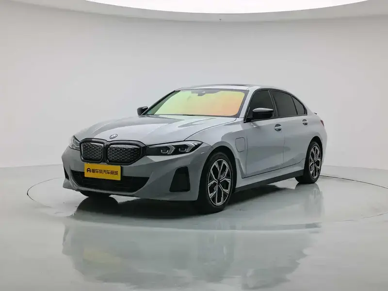 2025 BMW i3 с пробегом 52 500 км
