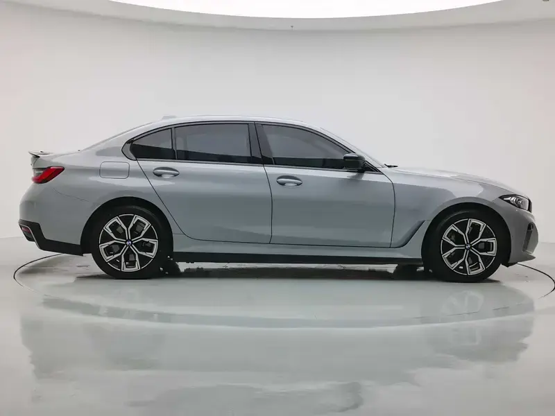 2025 BMW i3 с пробегом 52 500 км