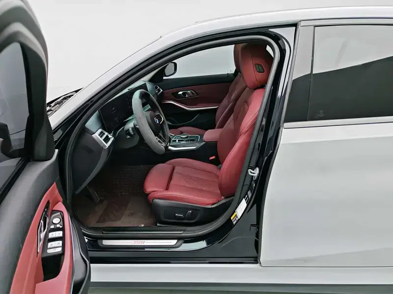 2025 BMW i3 с пробегом 52 500 км