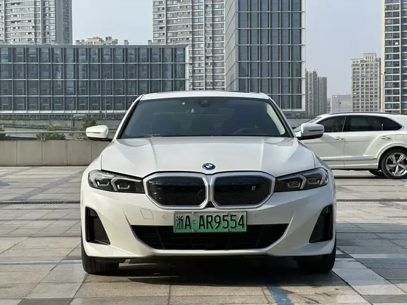 2022 BMW i3 с пробегом 56 000 км