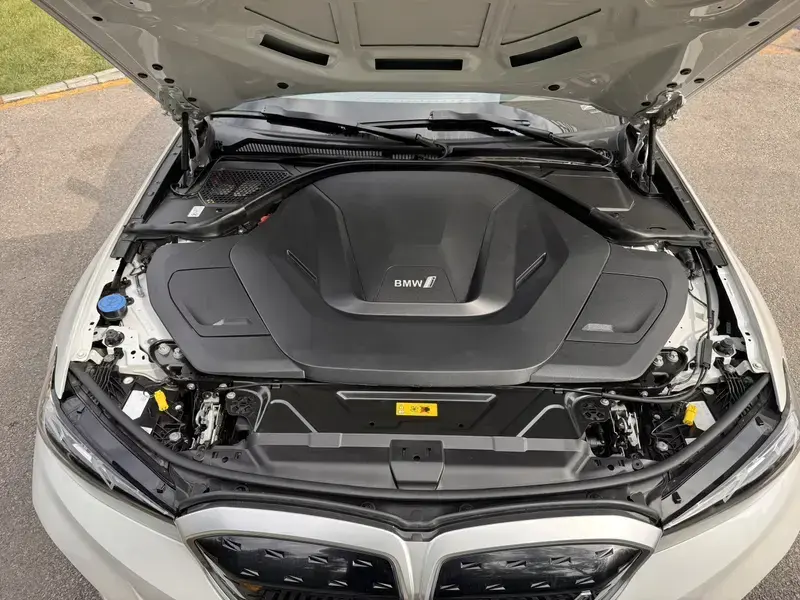 2022 BMW i3 с пробегом 83 200 км