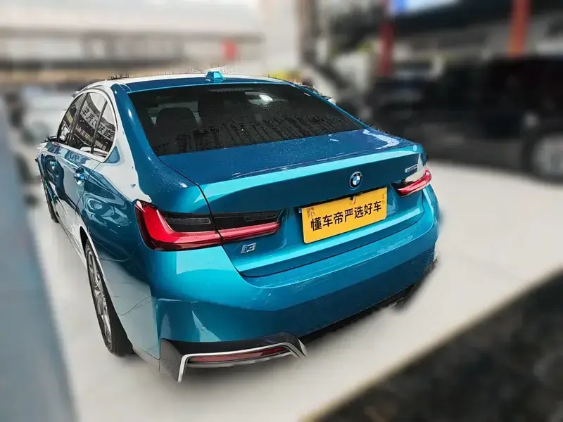 2022 BMW i3 с пробегом 45 400 км