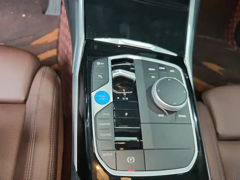2022 BMW i3 с пробегом 45 400 км