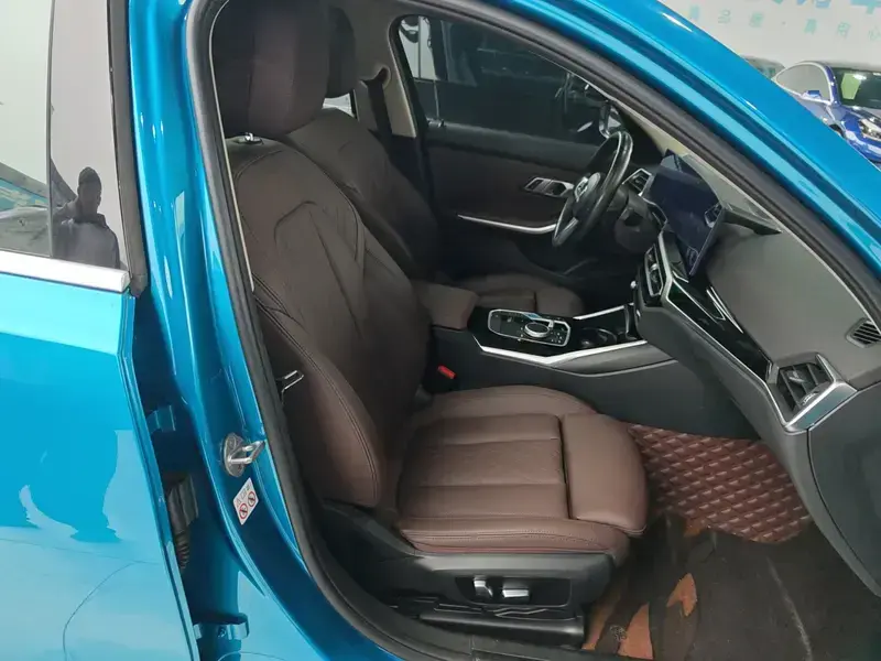 2022 BMW i3 с пробегом 45 400 км