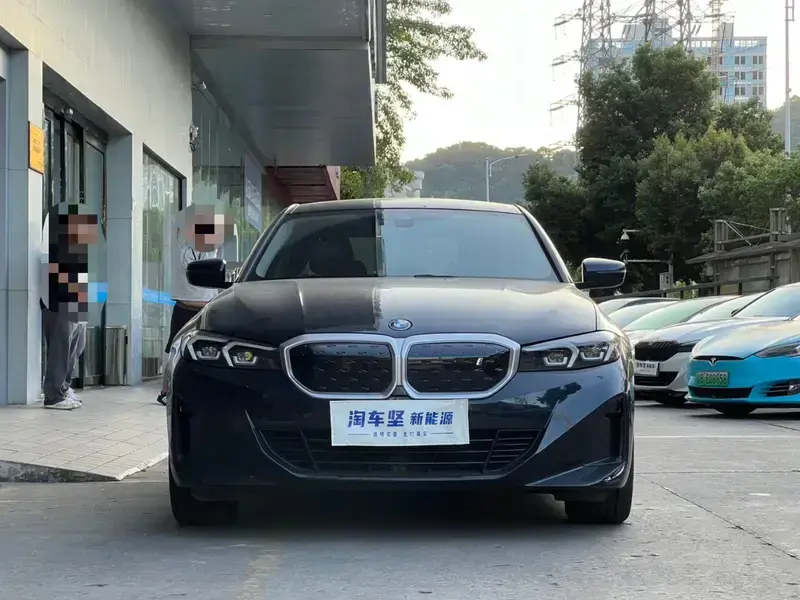 2022 BMW i3 с пробегом 67 000 км