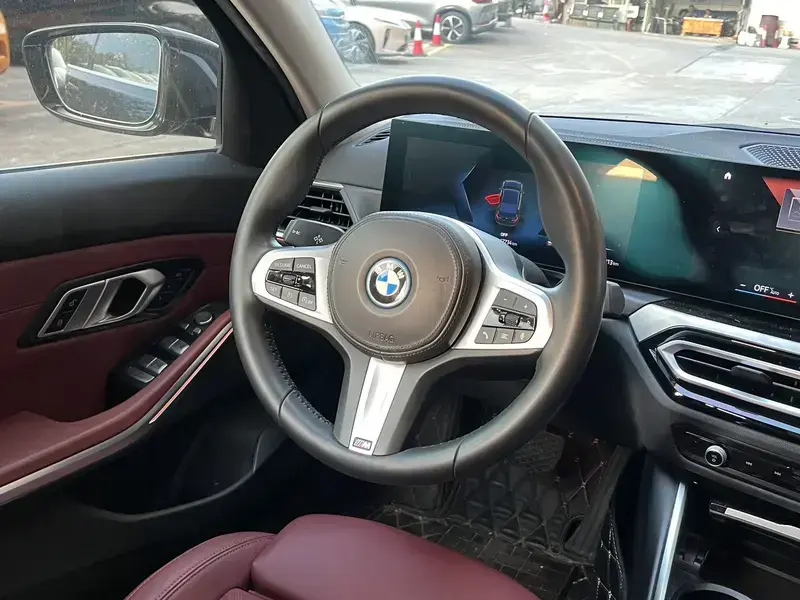 2022 BMW i3 с пробегом 67 000 км