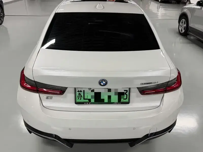 2022 BMW i3 с пробегом 77 000 км