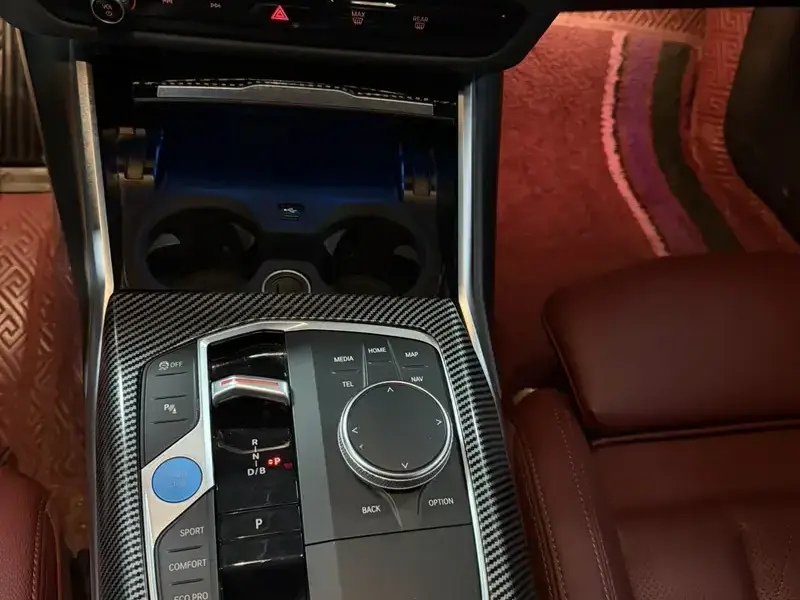 2022 BMW i3 с пробегом 77 000 км