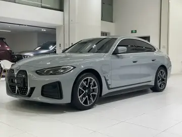 2023 BMW i4 с пробегом 38 000 км