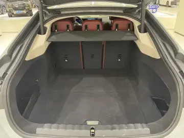 2023 BMW i4 с пробегом 38 000 км
