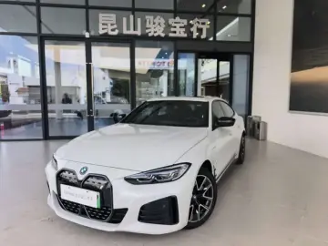 2023 BMW i4 с пробегом 21 000 км