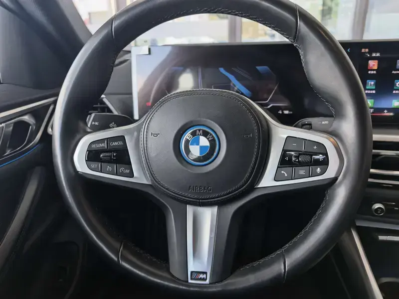 2023 BMW i4 с пробегом 21 000 км