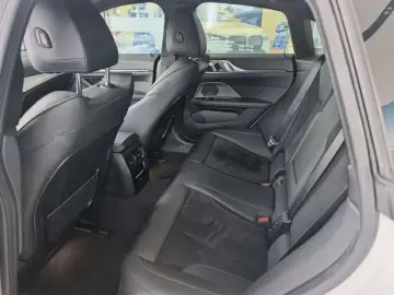2023 BMW i4 с пробегом 21 000 км