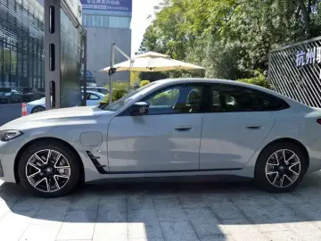 2023 BMW i4 с пробегом 100 км