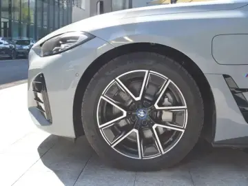 2023 BMW i4 с пробегом 100 км