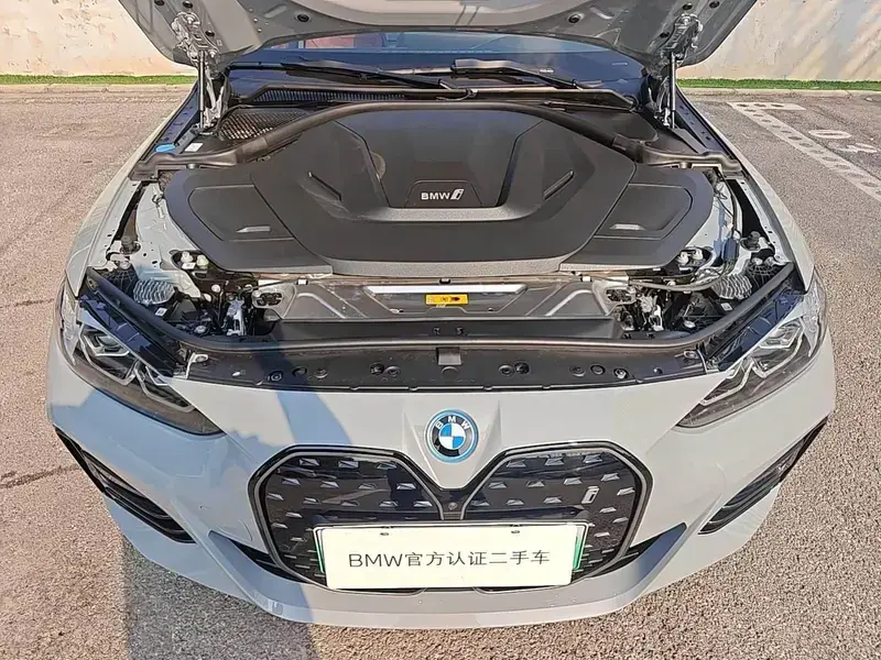 2023 BMW i4 с пробегом 2 500 км