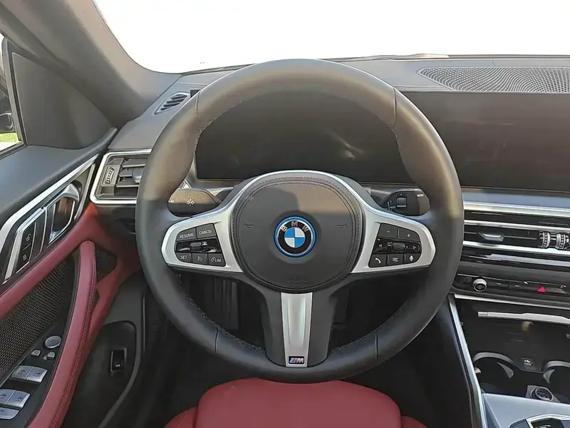 2023 BMW i4 с пробегом 2 500 км