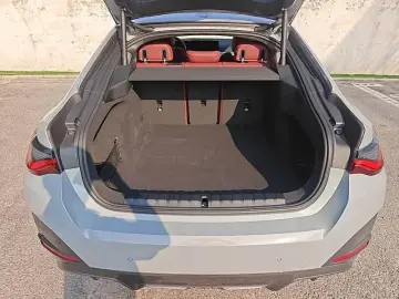 2023 BMW i4 с пробегом 2 500 км