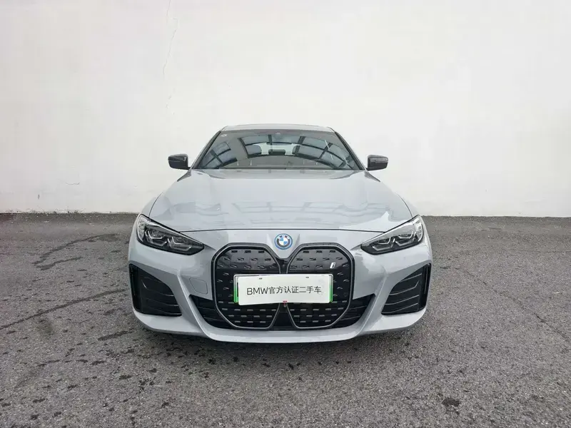 2023 BMW i4 с пробегом 17 500 км