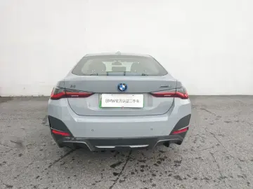 2023 BMW i4 с пробегом 17 500 км
