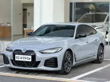 2023 BMW i4 с пробегом 30 000 км
