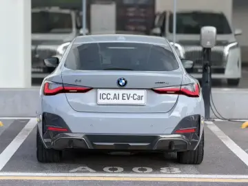 2023 BMW i4 с пробегом 30 000 км