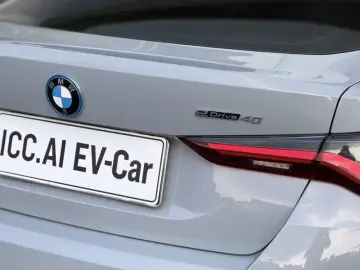2023 BMW i4 с пробегом 30 000 км