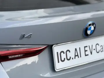 2023 BMW i4 с пробегом 30 000 км
