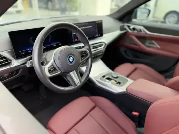 2023 BMW i4 с пробегом 30 000 км