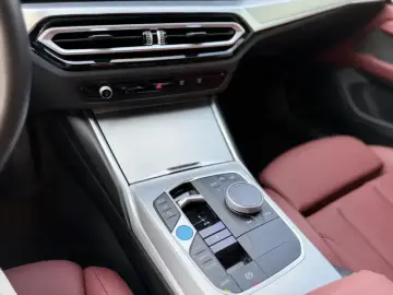 2023 BMW i4 с пробегом 30 000 км