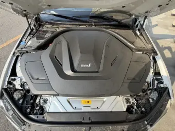 2023 BMW i4 с пробегом 3 500 км