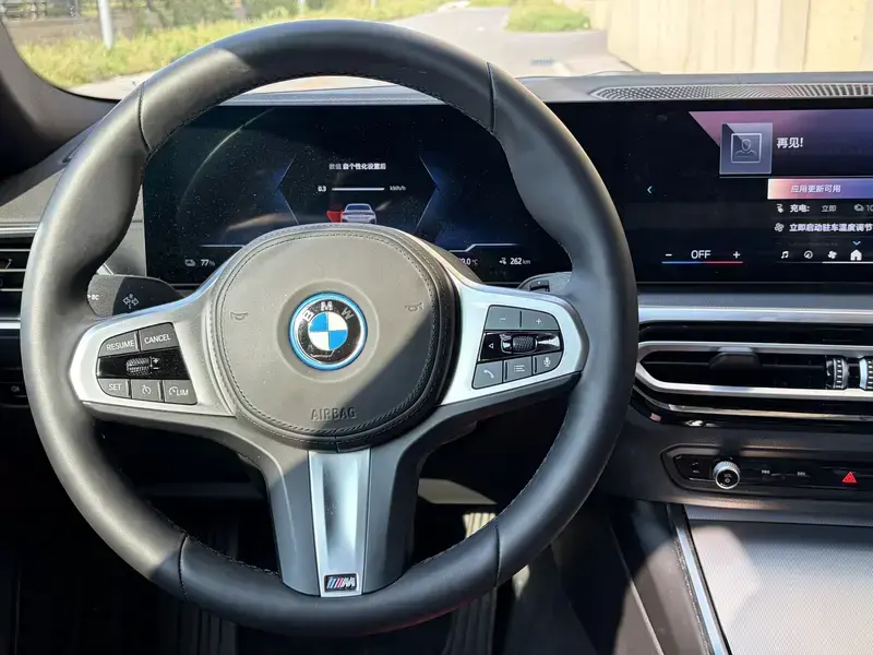 2023 BMW i4 с пробегом 3 500 км