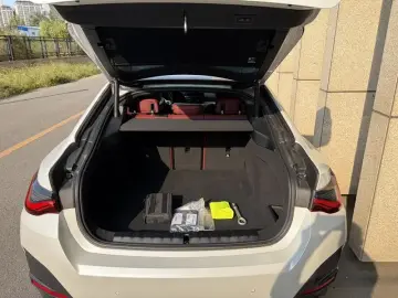 2023 BMW i4 с пробегом 3 500 км