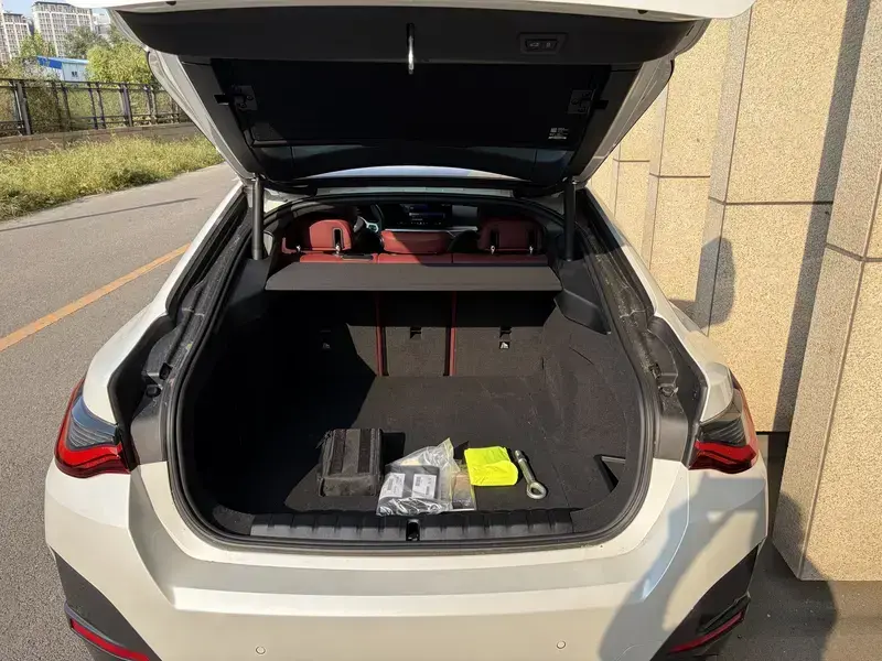 2023 BMW i4 с пробегом 3 500 км
