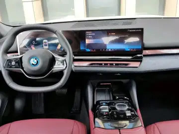 2024 BMW i5 с пробегом 7 300 км