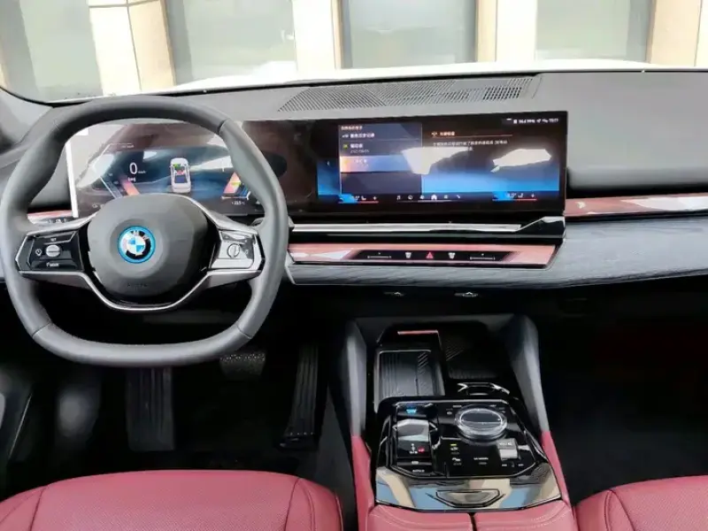 2024 BMW i5 с пробегом 7 300 км