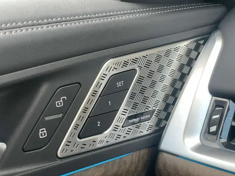2023 BMW iX1 с пробегом 42 000 км