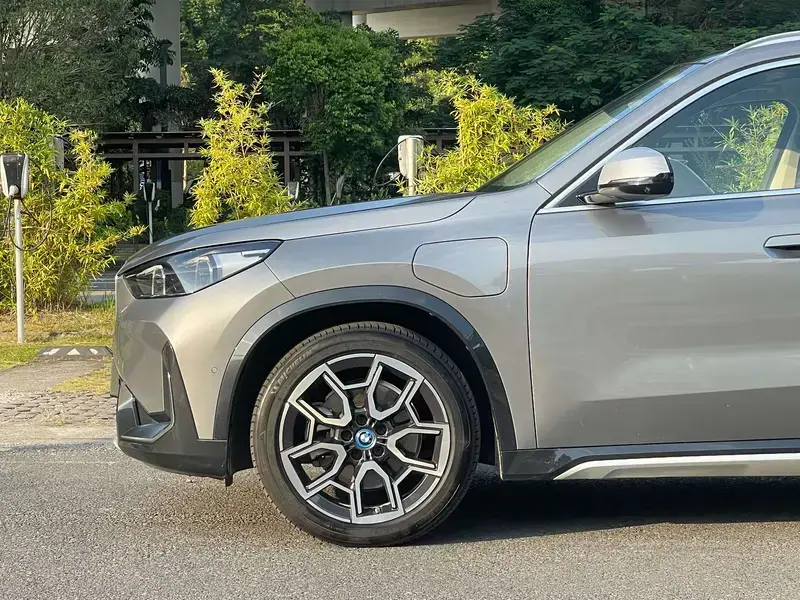 2023 BMW iX1 с пробегом 42 000 км