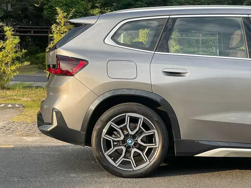 2023 BMW iX1 с пробегом 42 000 км