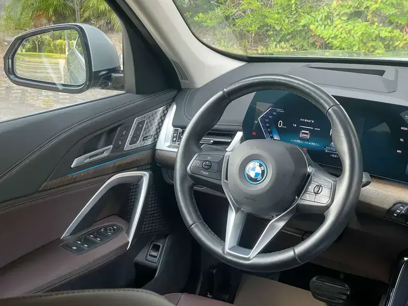2023 BMW iX1 с пробегом 42 000 км
