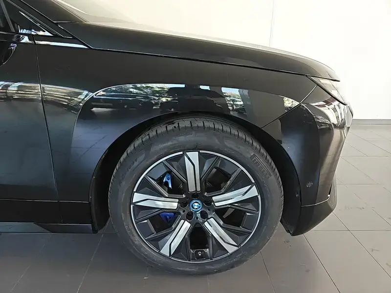 2023 BMW iX с пробегом 5 000 км