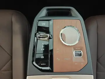 2023 BMW iX с пробегом 5 000 км