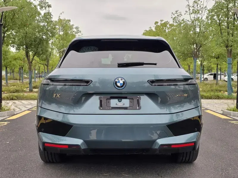 2021 BMW iX с пробегом 50 000 км