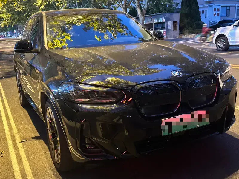 2024 BMW iX3 с пробегом 37 000 км