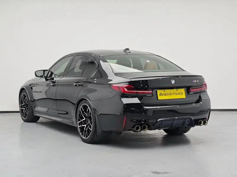 2021 BMW M5 с пробегом 28 300 км